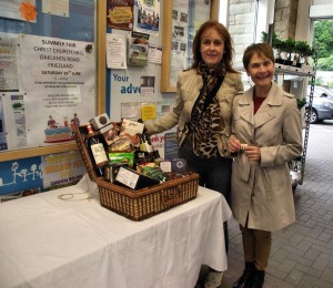 P10 Raffle prize winner Mrs Thompson