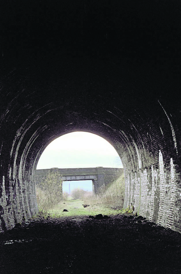 p17 history d_OS-RW-LoopL-52-Butterhouse Tunnel-Peter FOX-c1980_SMALL JPEG