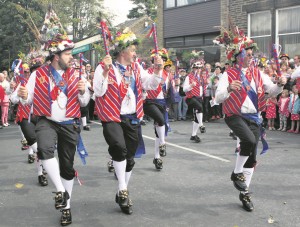 SADDLEWORTH MORRIS AT THE KING BILL GREENFIELD (1)