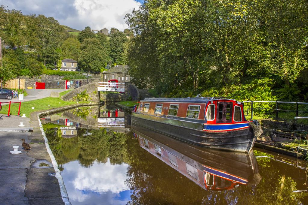Huddersfield Narrow Canal. Credit Canal & River Trust and Craig Hutton