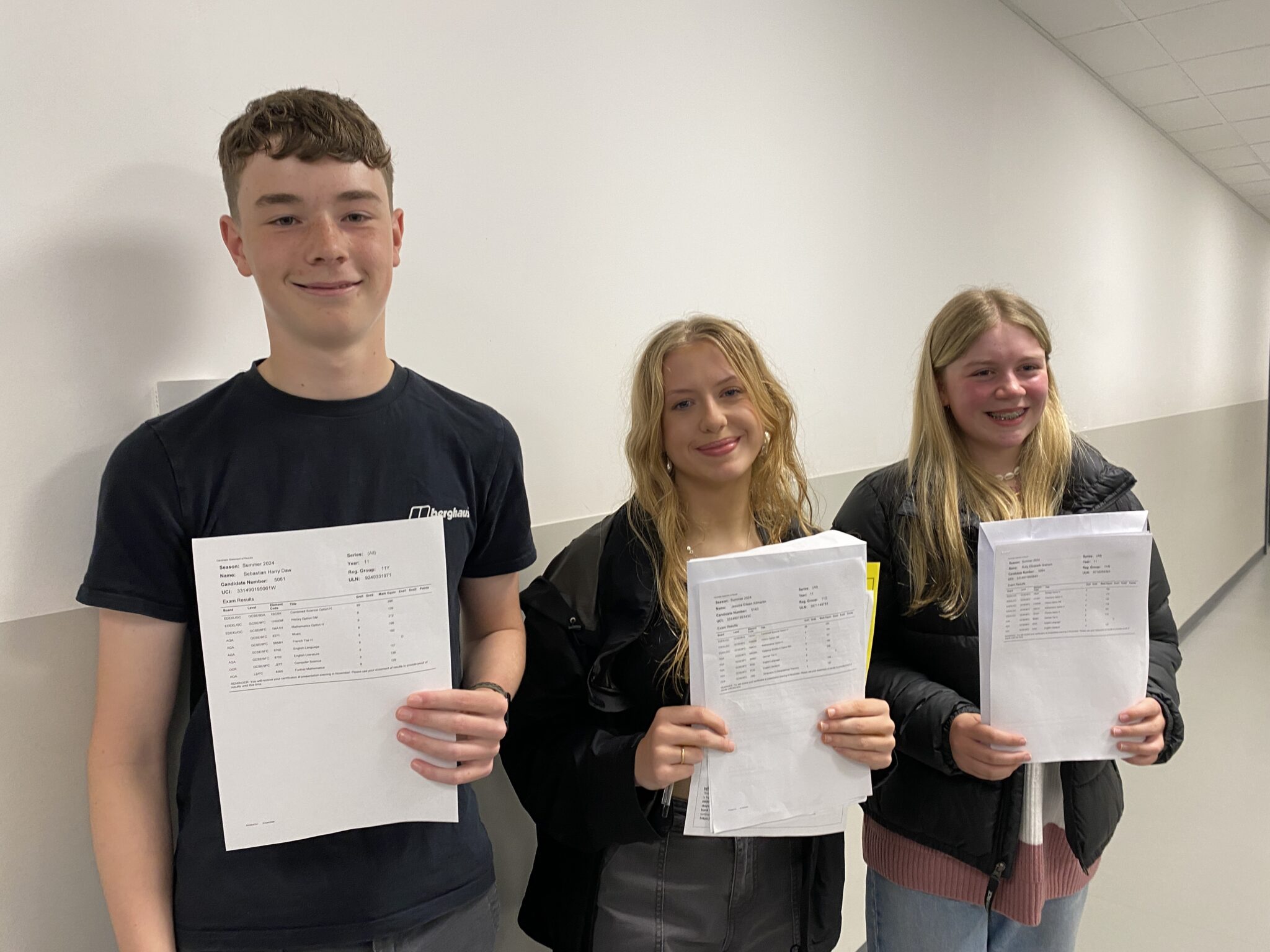 Saddleworth School pupils delighted with GCSE results - Saddleworth ...