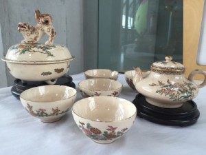 Satsuma-ware-tea-set-400x300