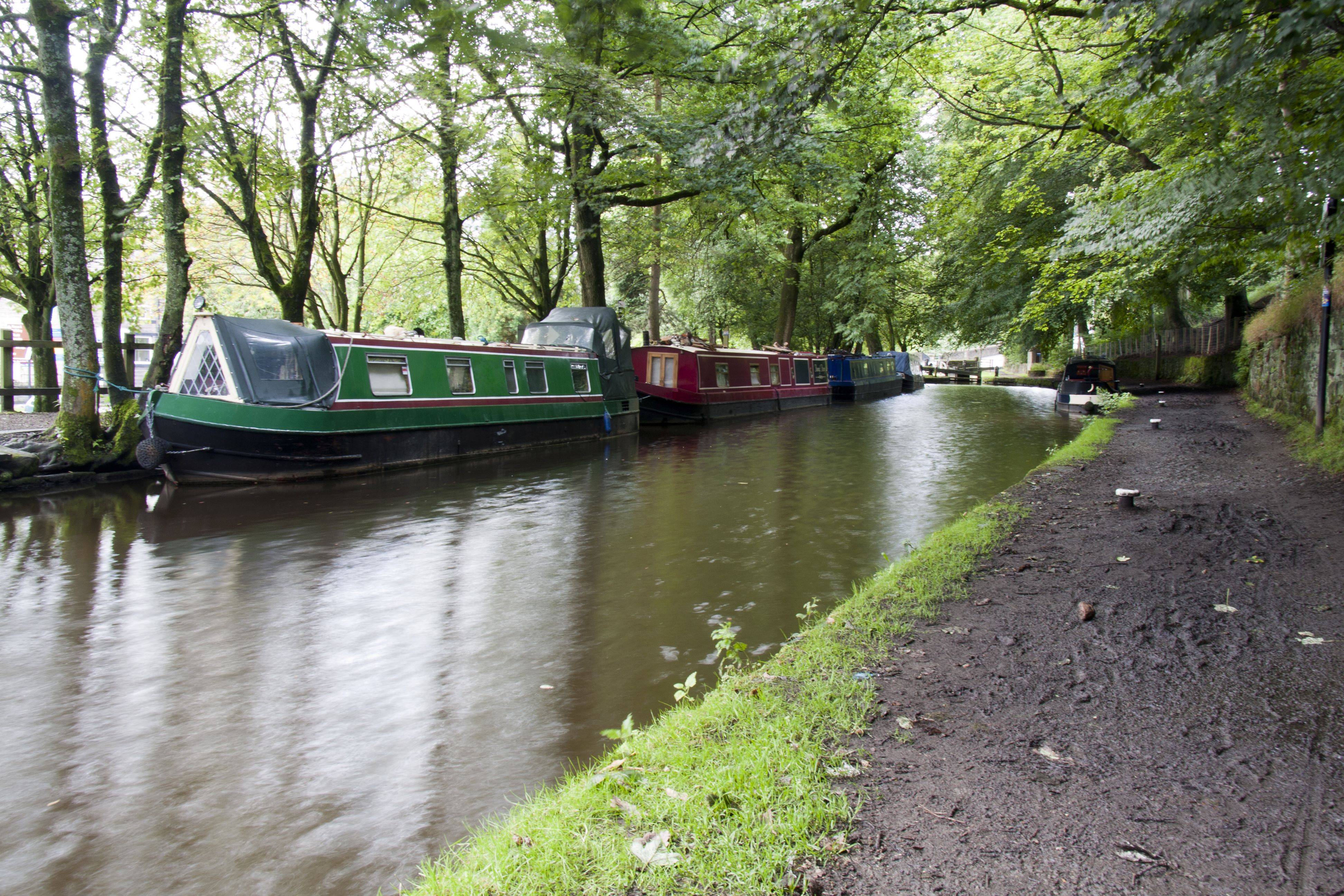Uppermill, Huddersfield Narrow Canal