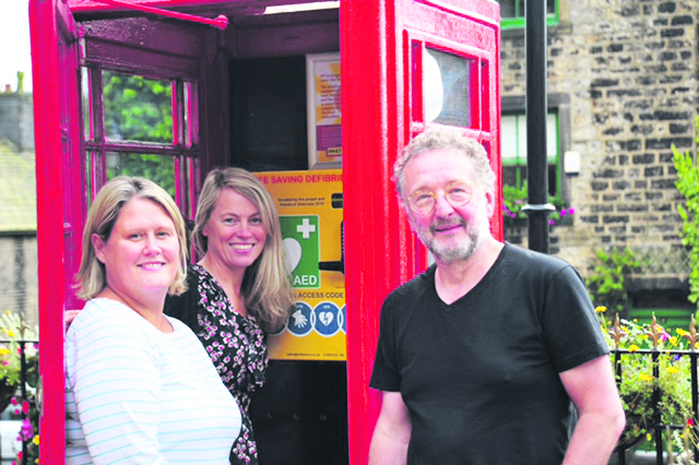 p6-defib-dobcross-ladcastle-road